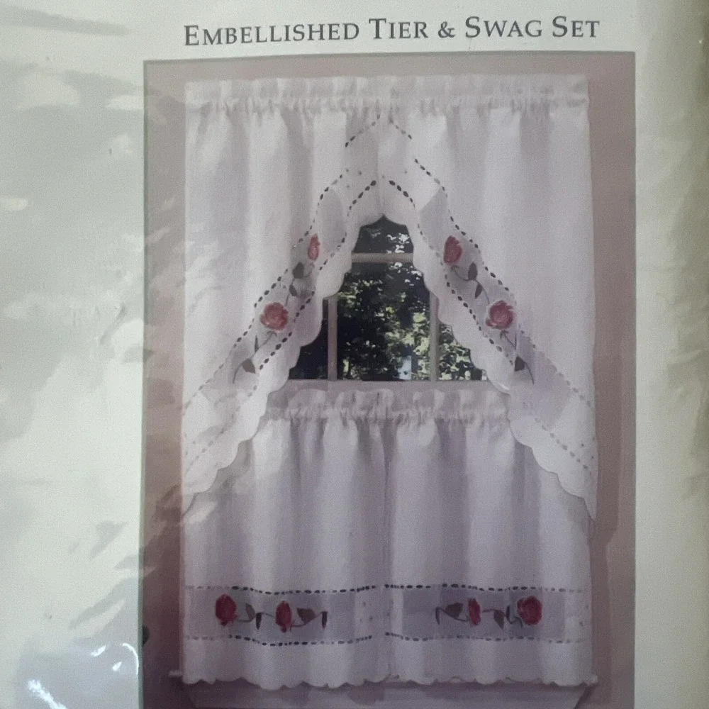 Ramblin Rose Embellished Tier And Swag Set‎  58x36